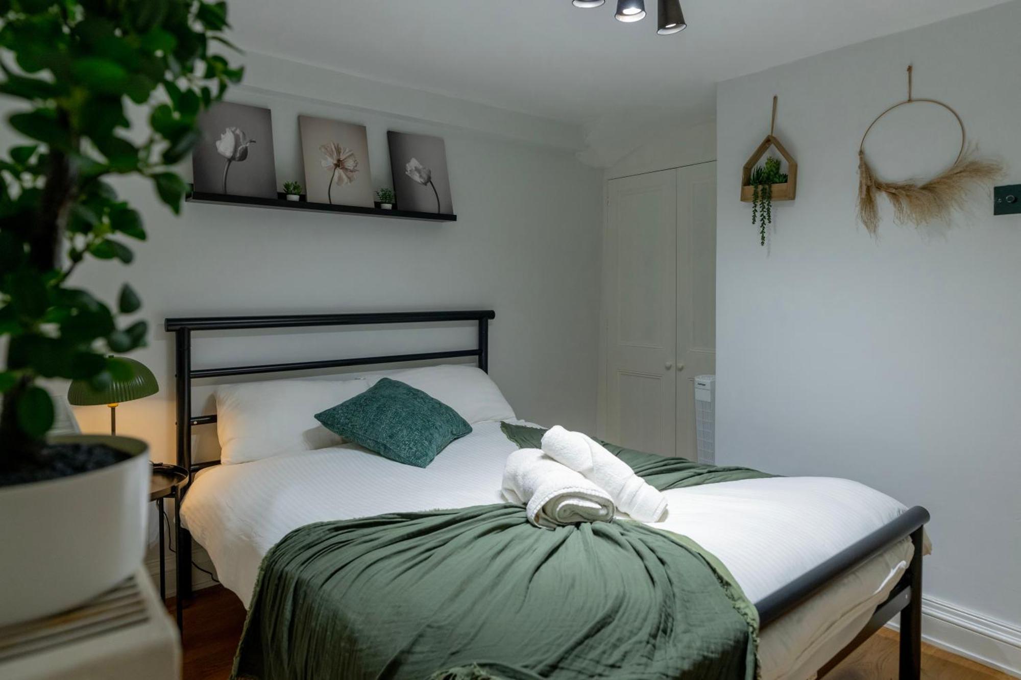 Gorgeous 2Bed House In New Road Lägenhet London Exteriör bild