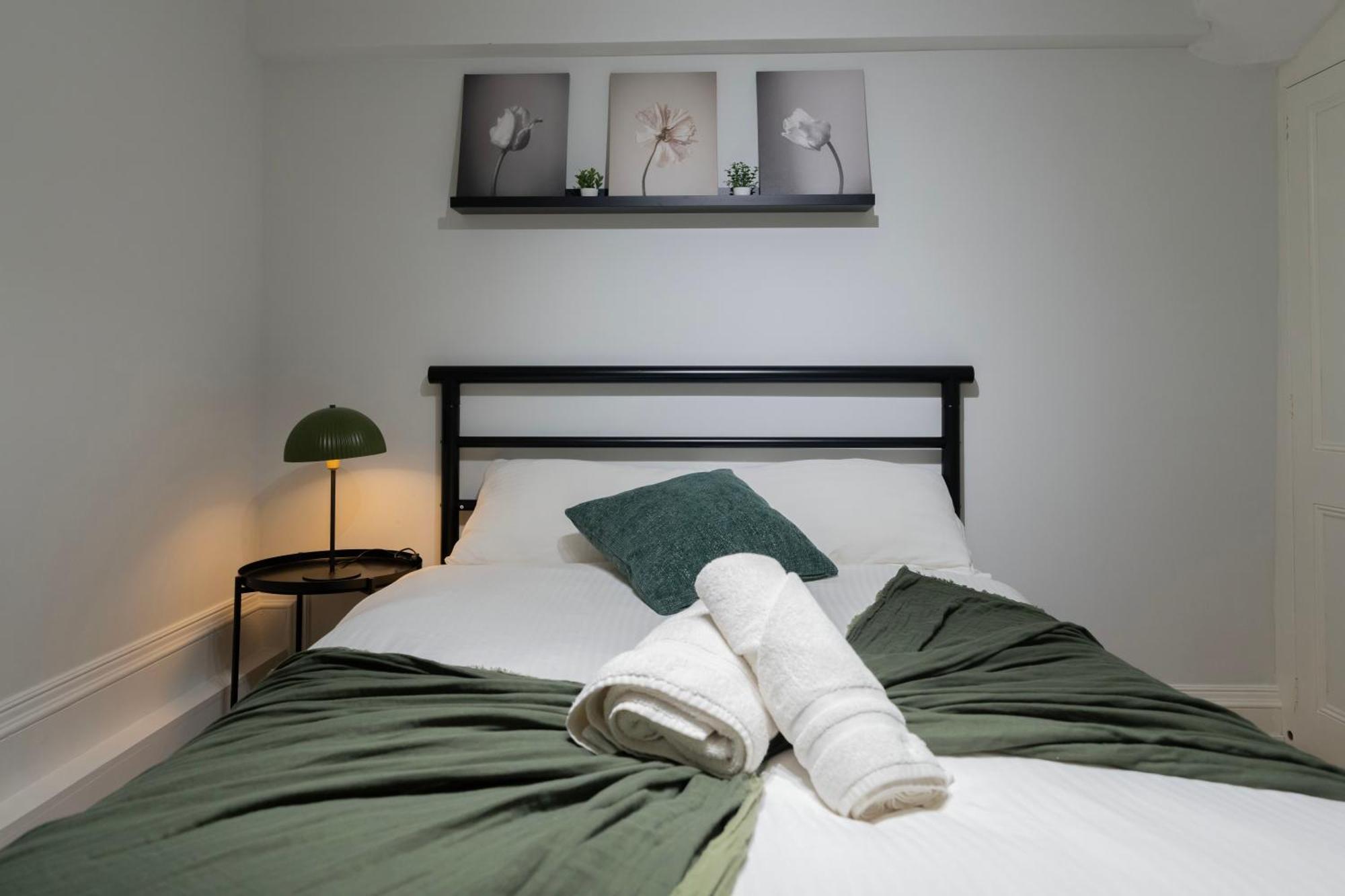 Gorgeous 2Bed House In New Road Lägenhet London Exteriör bild